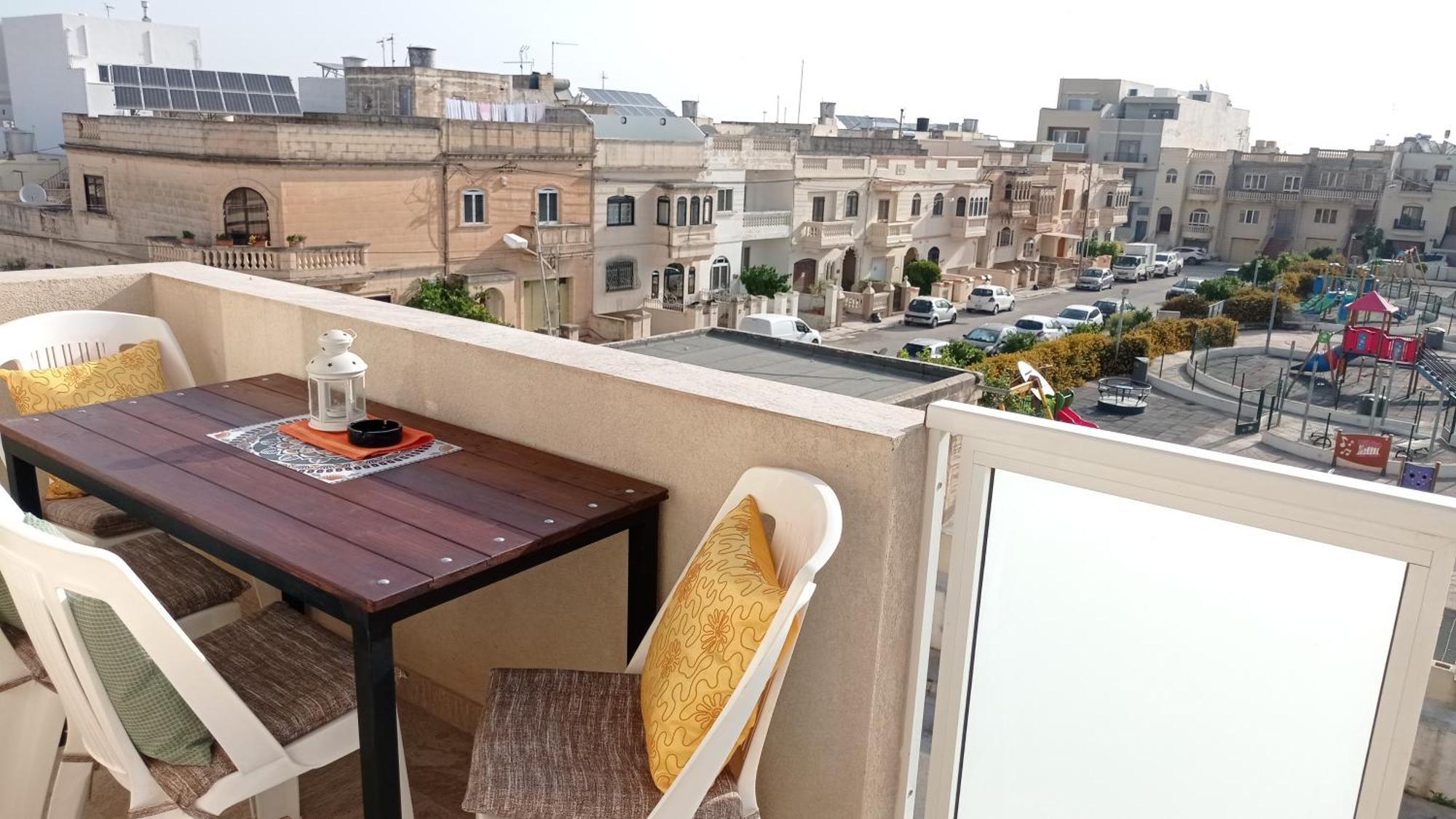 Joseph 2 Stylish Flat With Open Views, Just 4Km From The Airport Or Beach Siggiewi Bagian luar foto