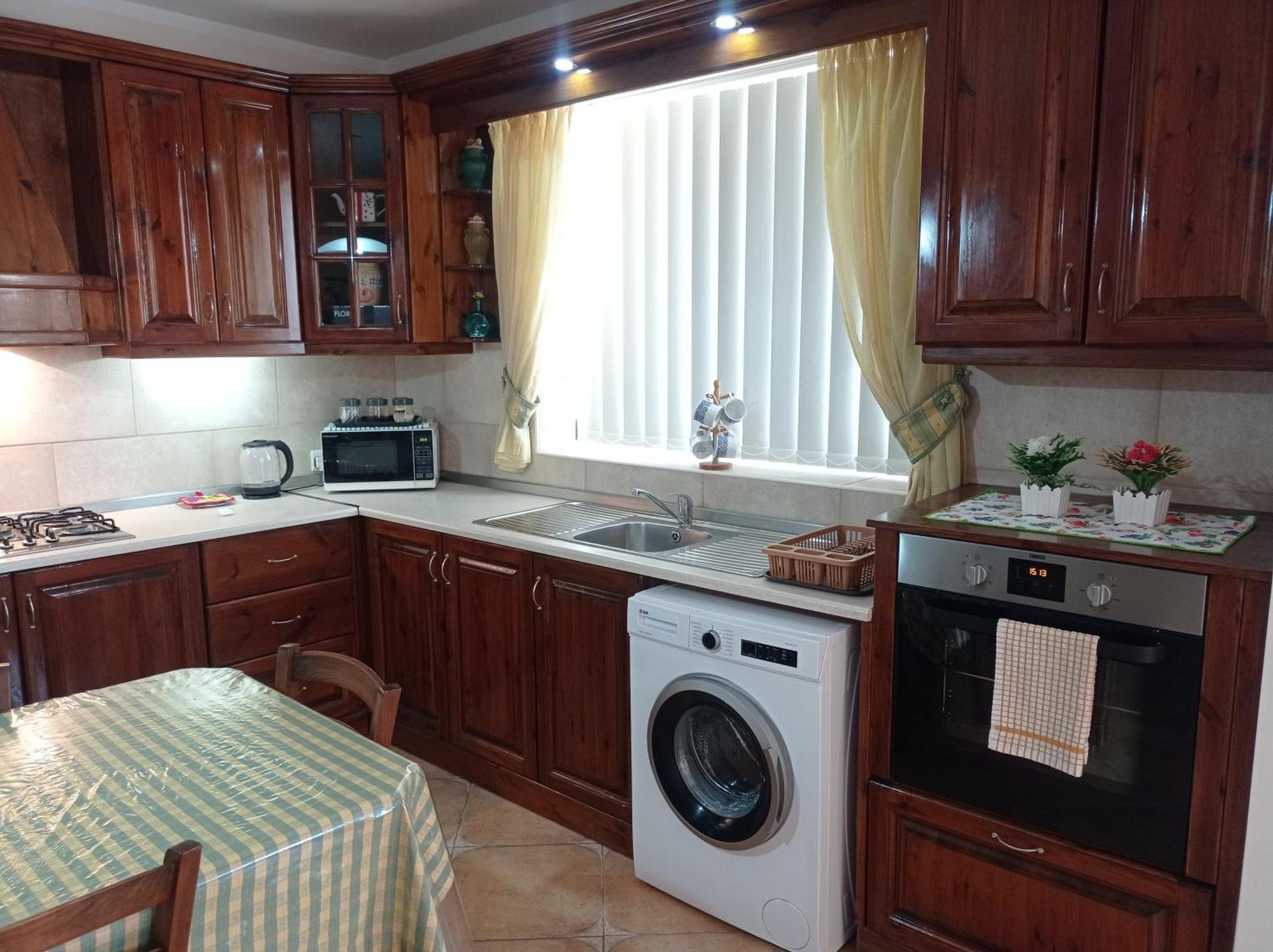 Joseph 2 Stylish Flat With Open Views, Just 4Km From The Airport Or Beach Siggiewi Bagian luar foto