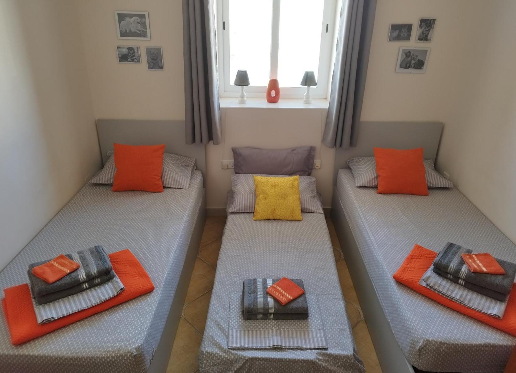 Joseph 2 Stylish Flat With Open Views, Just 4Km From The Airport Or Beach Siggiewi Bagian luar foto